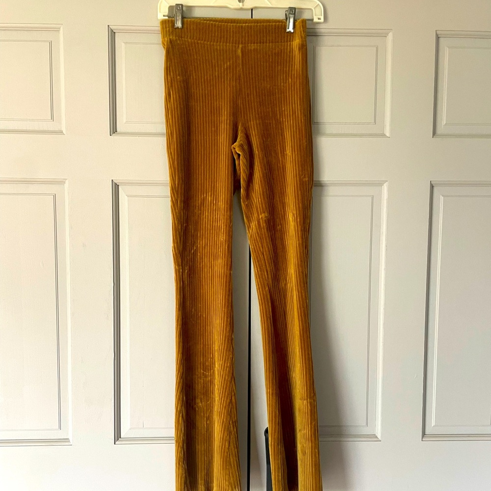 Aerie extra small, soft  bellbottoms pants